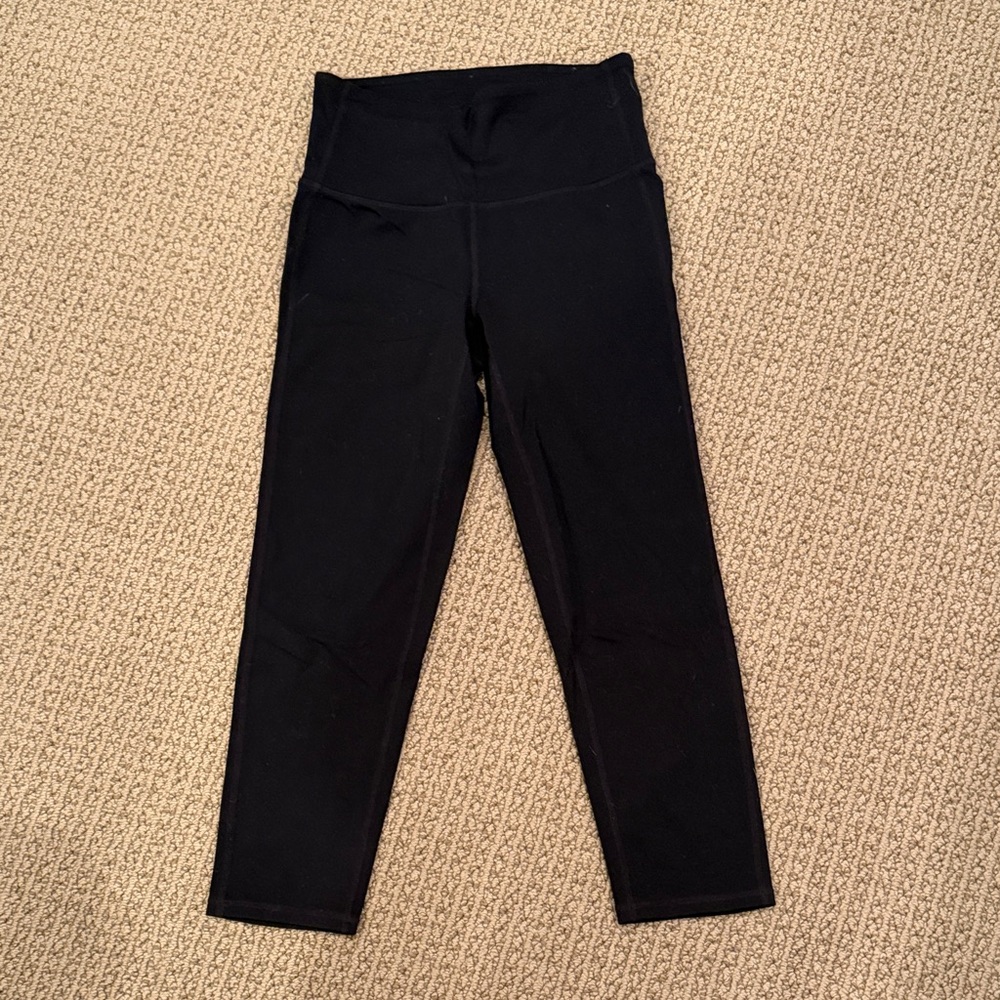Athleta Women’s Capri Black Athletic Leggings